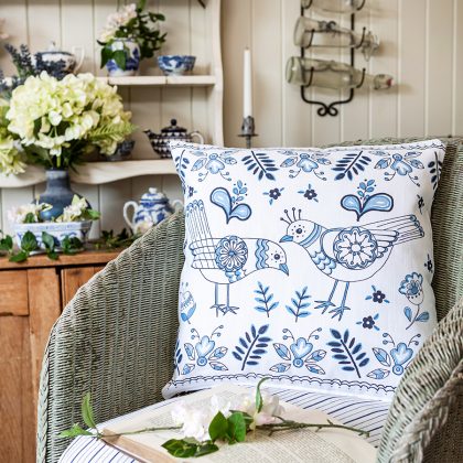 Delft Birds cushion