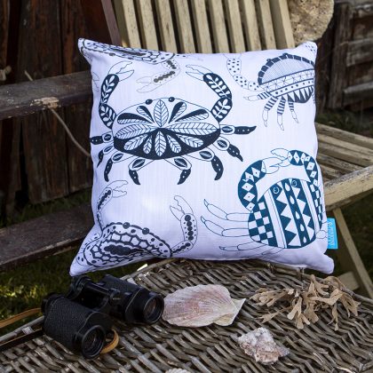 scraffito crab white cushion